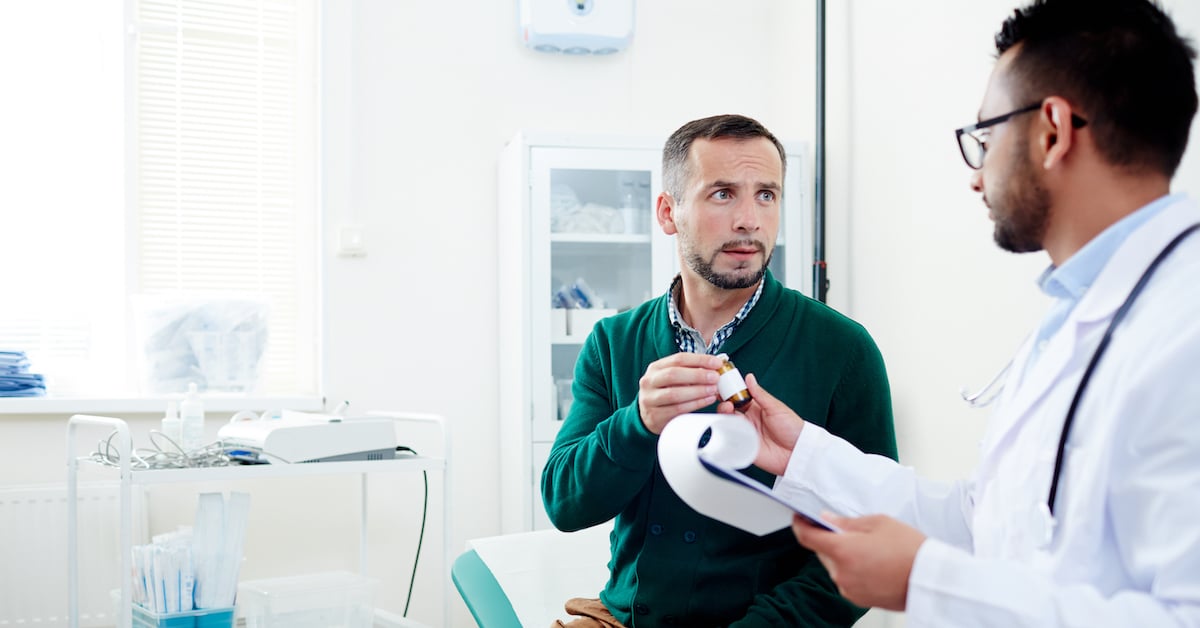 doctor discussing proper opioid use with patient