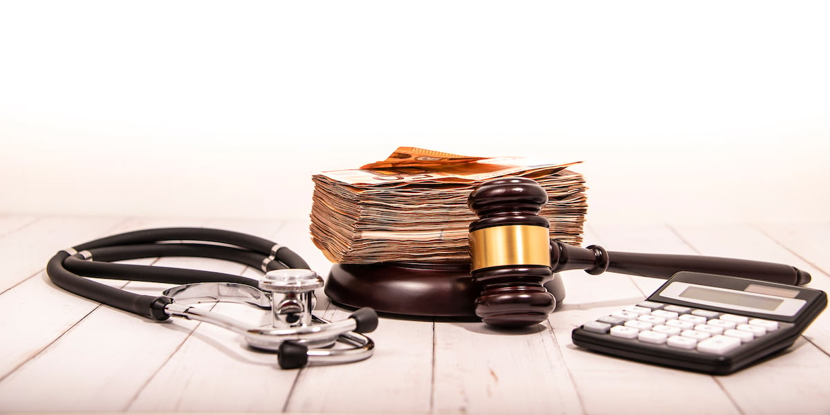 gavel-stethoscope-and-money_soc